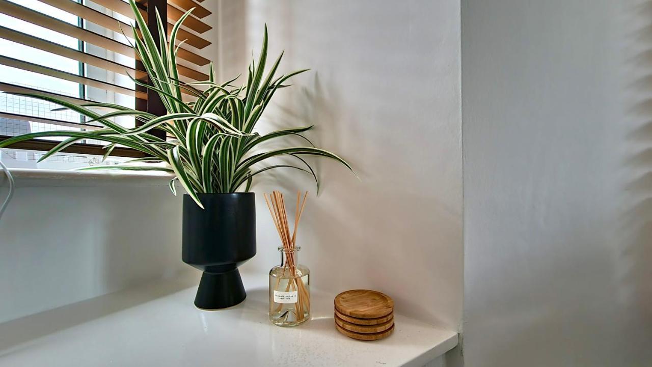 Thompson Apartments By Switchback Stays Кардиф Екстериор снимка